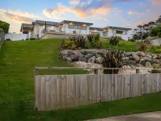 Elegant Waimauku Retreat with Panoramic Views