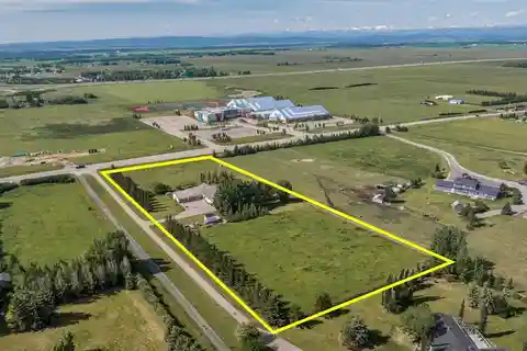 Country Living with Future Potential on Four Acres