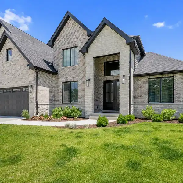 GRAND PRESERVE ESTATE WITH DESIGNER FINISHES