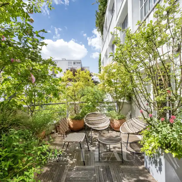 BRIGHT AND PEACEFUL FIRST FLOOR APARTMENT