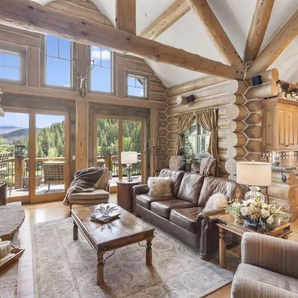 IDYLLIC SETTING ON THE RANCH AT CORDILLERA
