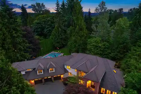 Luxury English Hill Premier Estate