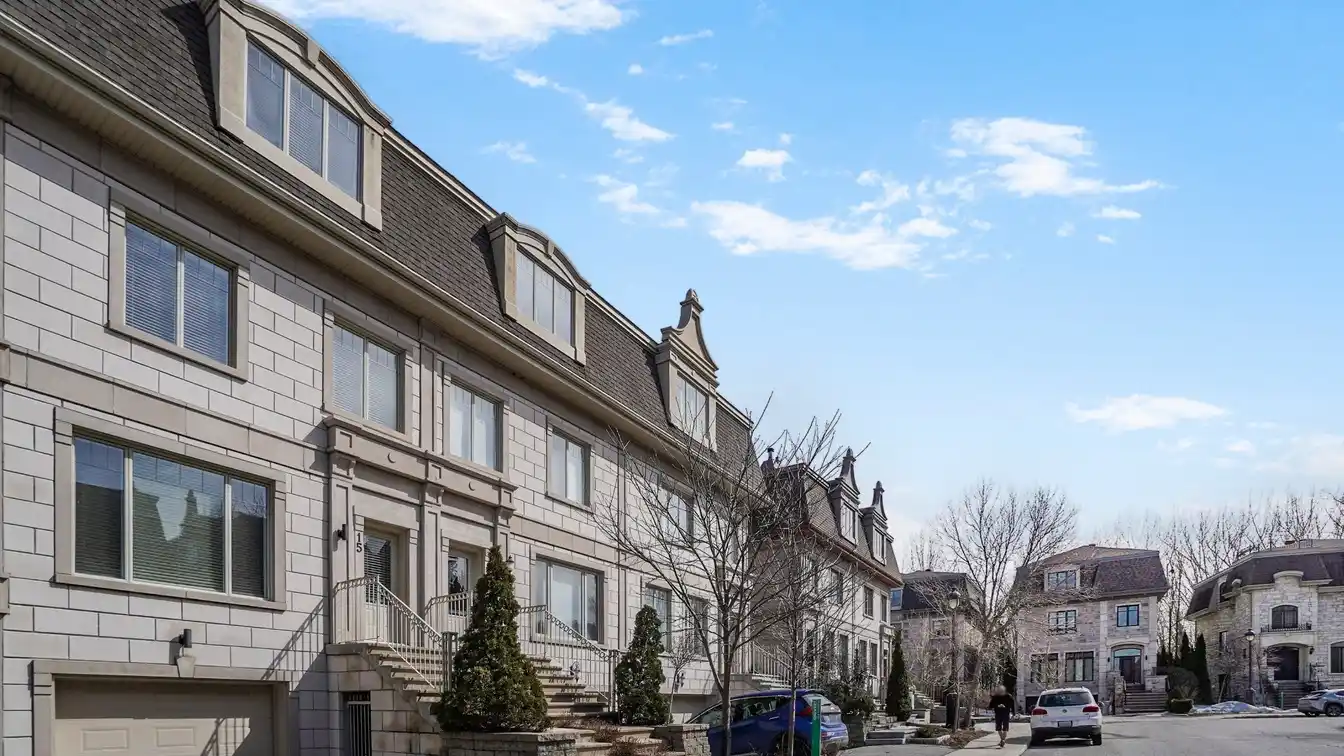 Refined Living on Prestigious Nuns' Island