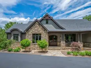 Custom Arts & Crafts Home
