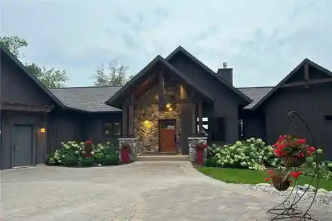 A Lakeside Sanctuary