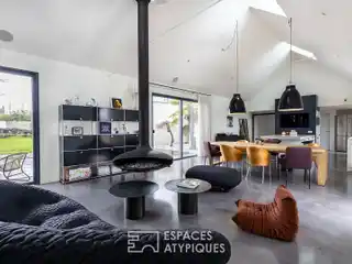 Contemporary Architect-Designed Residence