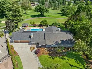 Stunning Home on the Rogue Valley Country Club Golf Course