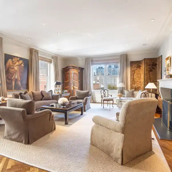 IMMACULATE TWO BEDROOM APARTMENT OF INCREDIBLE SCALE