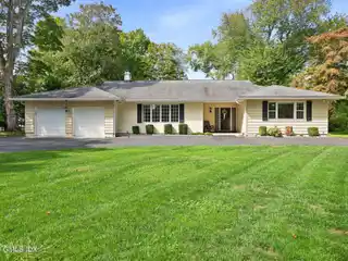 Inviting Ranch in a Great Location