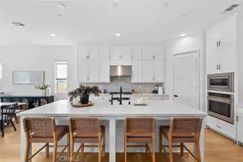 Luxury Entertainer’s Home with Panoramic Outdoor Views