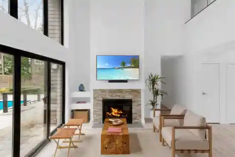 Impressive Contemporary Rental in a Perfect Hamptons Location