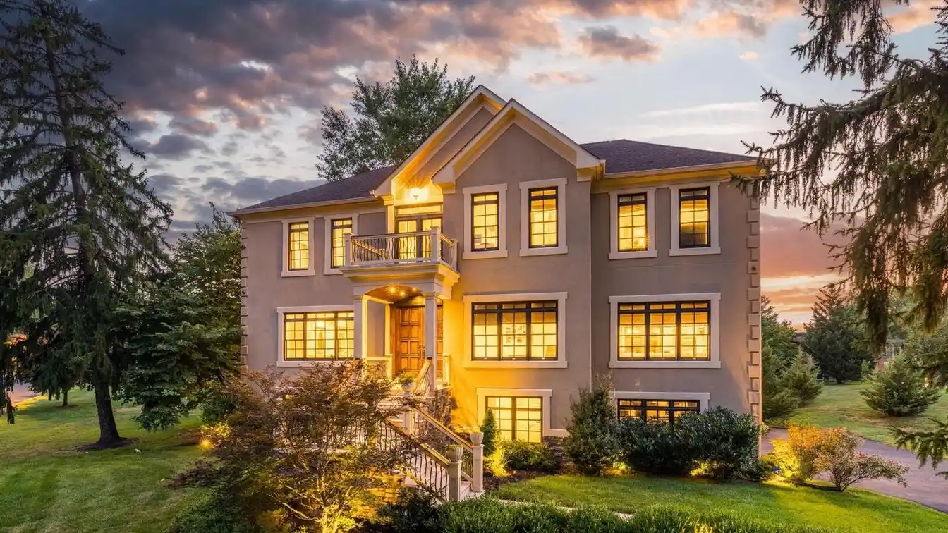 Exquisite Blend of Luxury and Modern Convenience