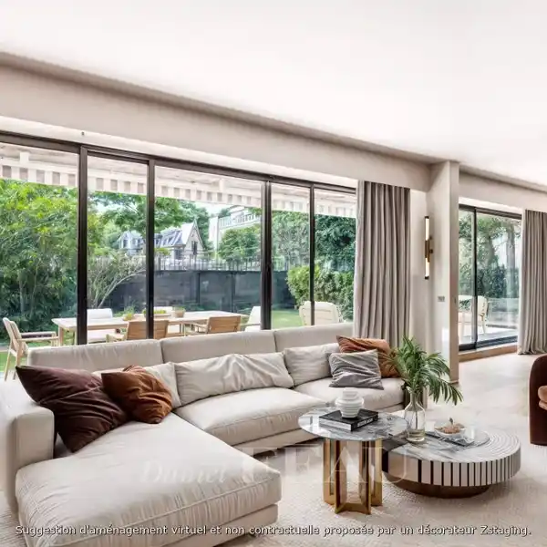 BEAUTIFUL GARDEN LEVEL DUPLEX