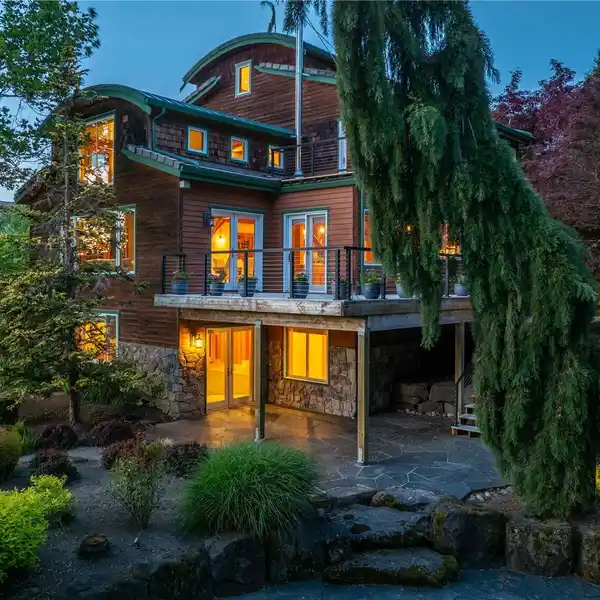 ONE-OF-A-KIND TIMBER FRAME HOME ON 1.25 ACRES