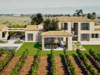 EXCLUSIVE PROPERTY SURROUNDED BY VINEYARD