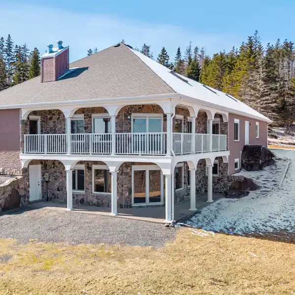 CUSTOM HOME WITH BREATHTAKING VIEWS