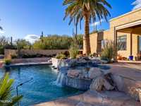 PRIVATE HILLTOP HOME WITH CITY AND MOUNTAIN VIEWS