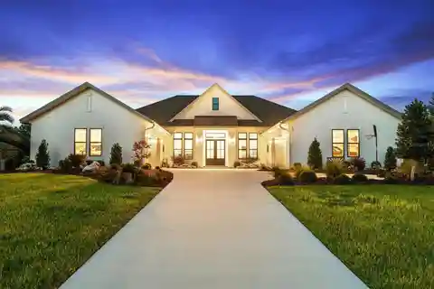 Timeless Style with Modern Features in Flint Rock