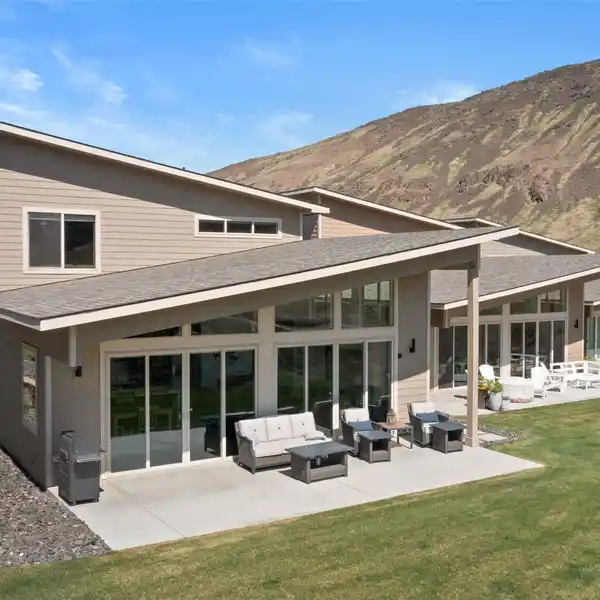 MODERN LUXURY IN THE RANCH AT CRESCENT RIDGE