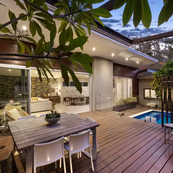 EXQUISITE HOME IN A SOUGHT-AFTER BLUE RIBBON SETTING