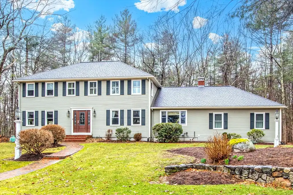 Breathtaking Colonial with a Distinctive Look