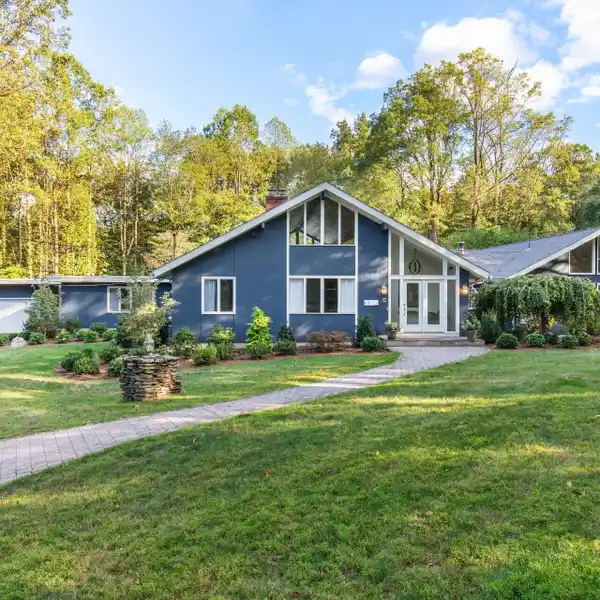 CONTEMPORARY RANCH WITH HEATED POOL AND SPA