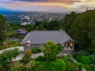 Beautiful Town Mountain Home