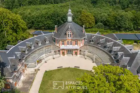 Extraordinary Horseshoe-shaped Property with a Rich History