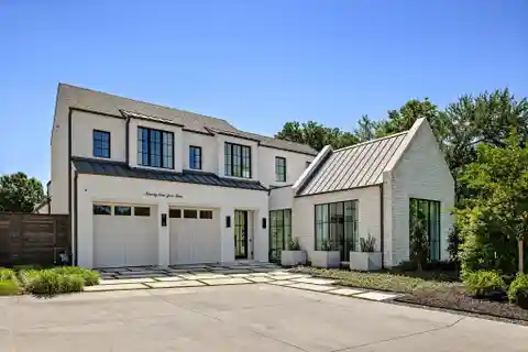 Impeccable Modern Home in the Bluffs at Cochran Chapel