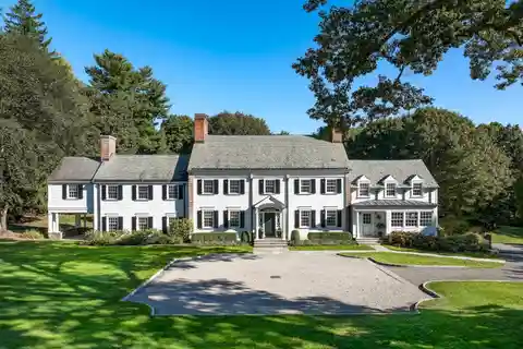 Timeless Retreat in Boxwood