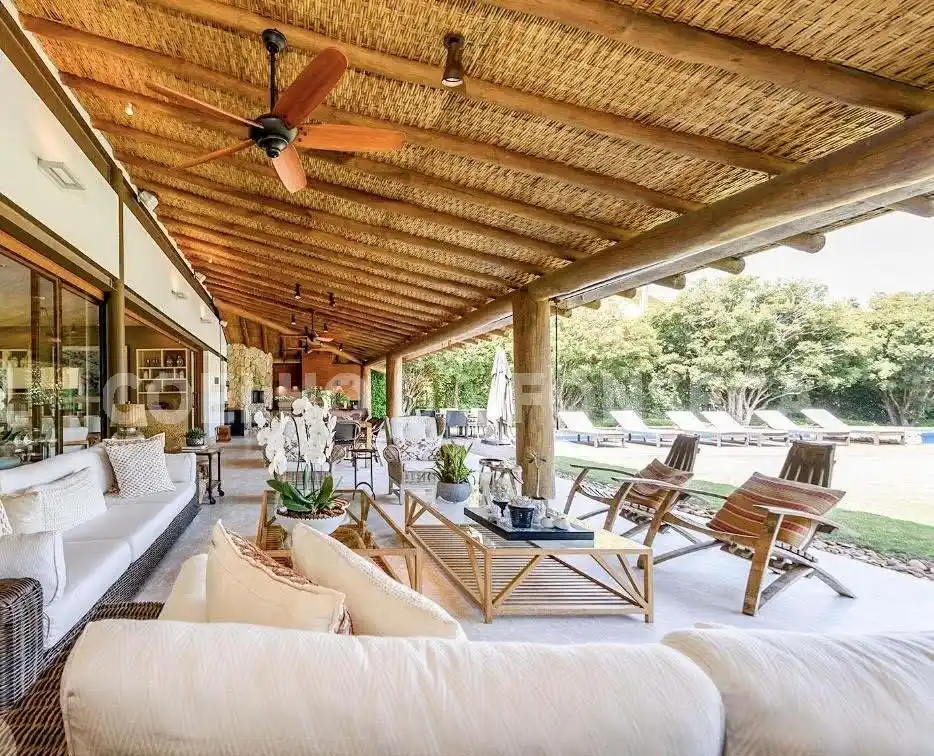 Beautiful Home Facing the Golf Course