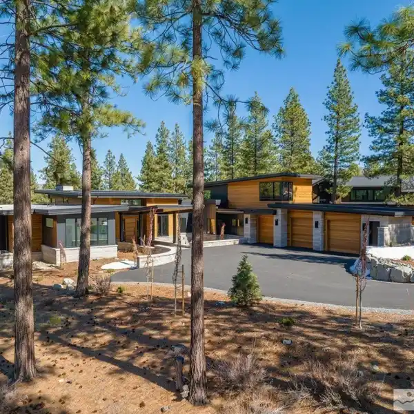 MODERN LUXURY WITH MOUNTAIN SERENITY