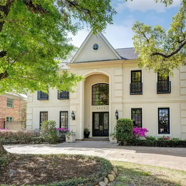 STUNNING CUSTOM-BUILT HOME BY BARDWELL BUILDERS