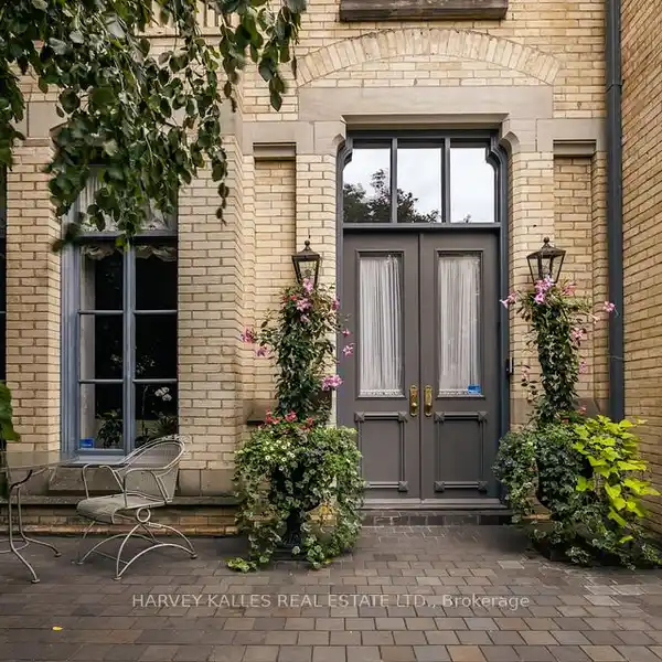 DEER PARK ARCHITECTURALLY ACCLAIMED RESIDENCE
