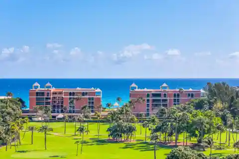 Elegant Penthouse Overlooking City Skyline and Ocean