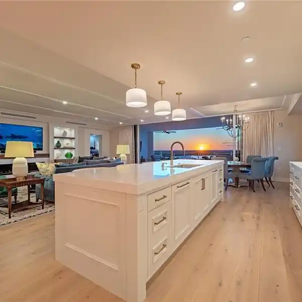 TURNKEY GULF-VIEW LUXURY WITH DESIGNER TOUCHES