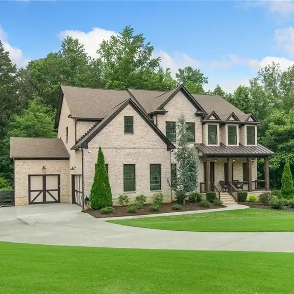 LUXURY AND PRIVACY ON 3.3 ACRES