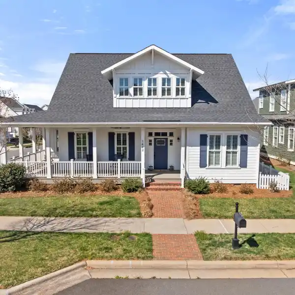 EXQUISITE HOME IN BROOKBERRY FARM