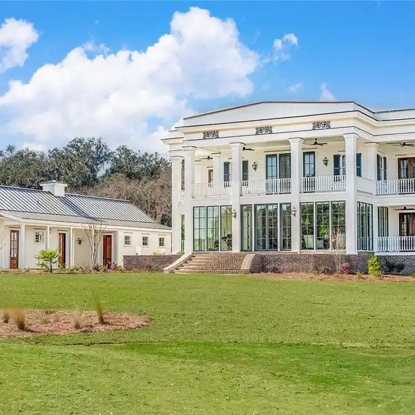 AN ESTATE WHERE HISTORY MEETS MODERN ELEGANCE