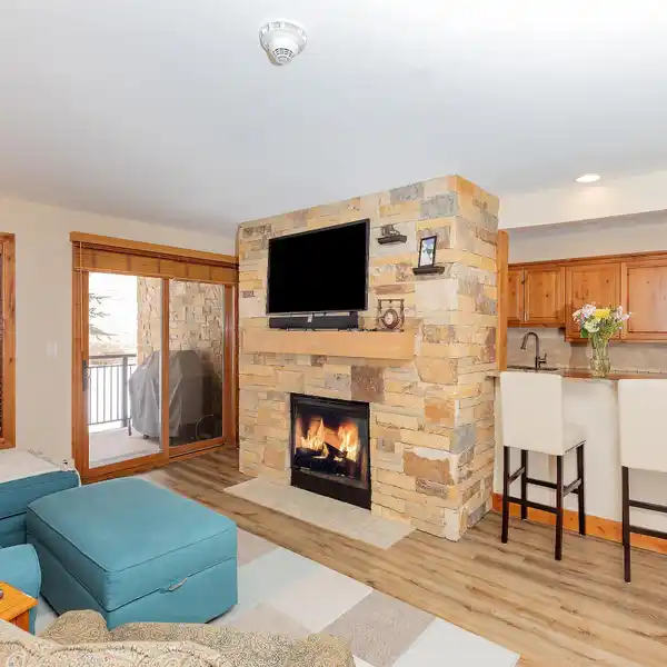IMMACULATE BREAKAWAY WEST CONDO