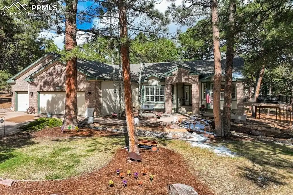 Beautiful Home in the Fox Run Area
