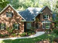 BEAUTIFULLY MAINTAINED HOME IN A DESIRABLE COMMUNITY