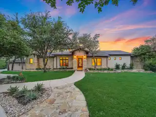 Gorgeous Home on a Quiet Cul-de-sac