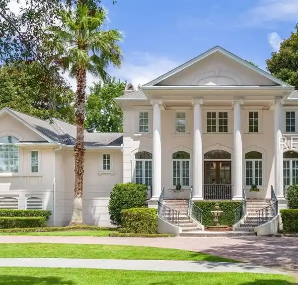 TIMELESS SOPHISTICATION IN PRESTIGIOUS WEXFORD