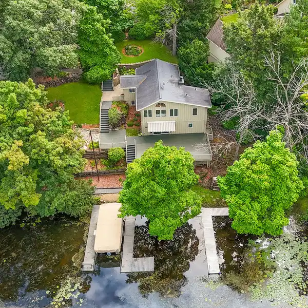 EXCEPTIONAL LAKEFRONT PROPERTY