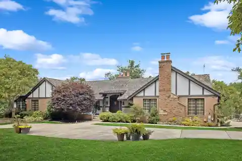 Rare Glen Ellyn Retreat