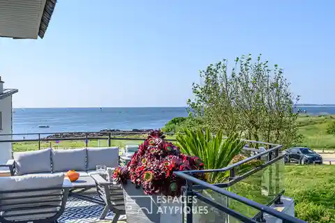 Modern Sanctuary Overlooking the Horizon
