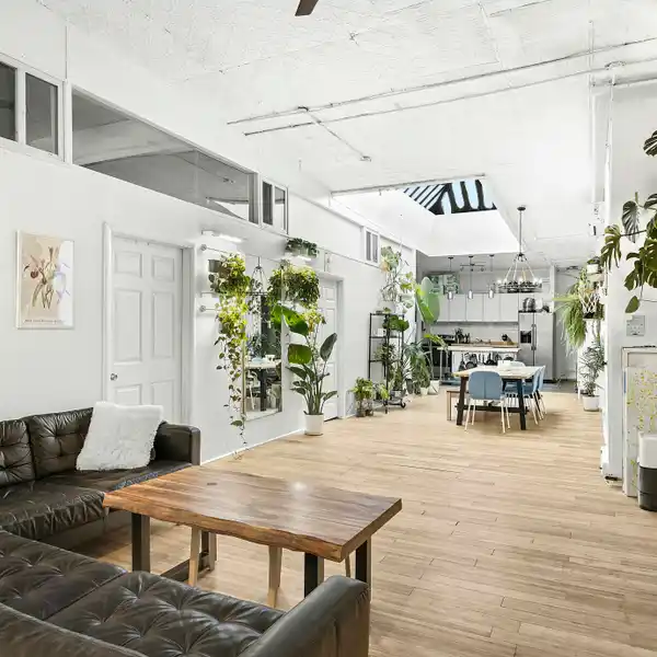 INCREDIBLE FULL-FLOOR PENTHOUSE LOFT FOR RENT