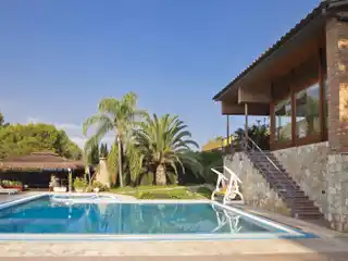 Unique Estate in Santa Apolonia