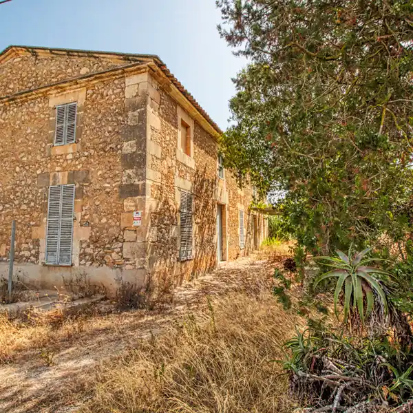 RUSTIC HISTORIC HOME